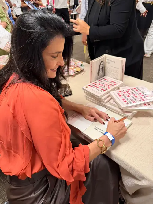 Lançamento do livro Mulheres Curadas Curam Gerações